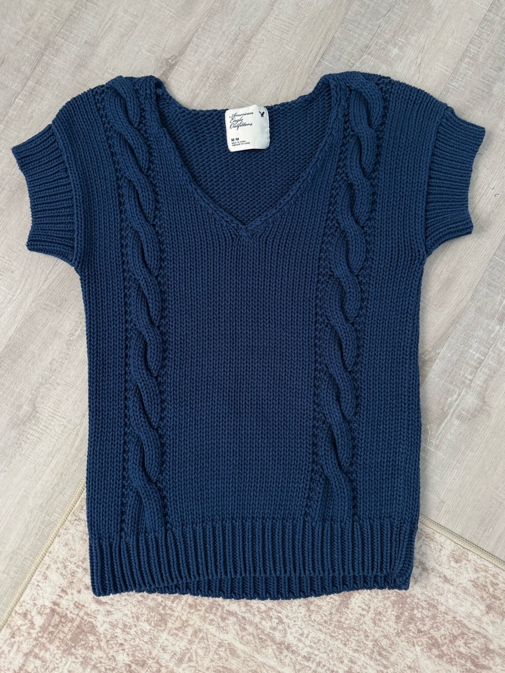 American Eagle Navy Cable Knit Short Sleeve V-Neck Sweater, Womens Medium